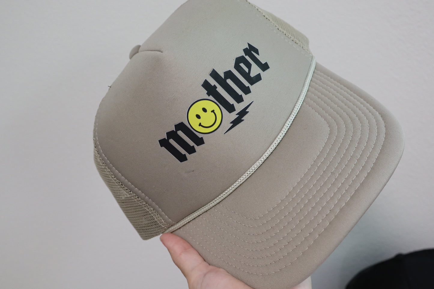**FLAWED** MOTHER SMILEY TRUCKER