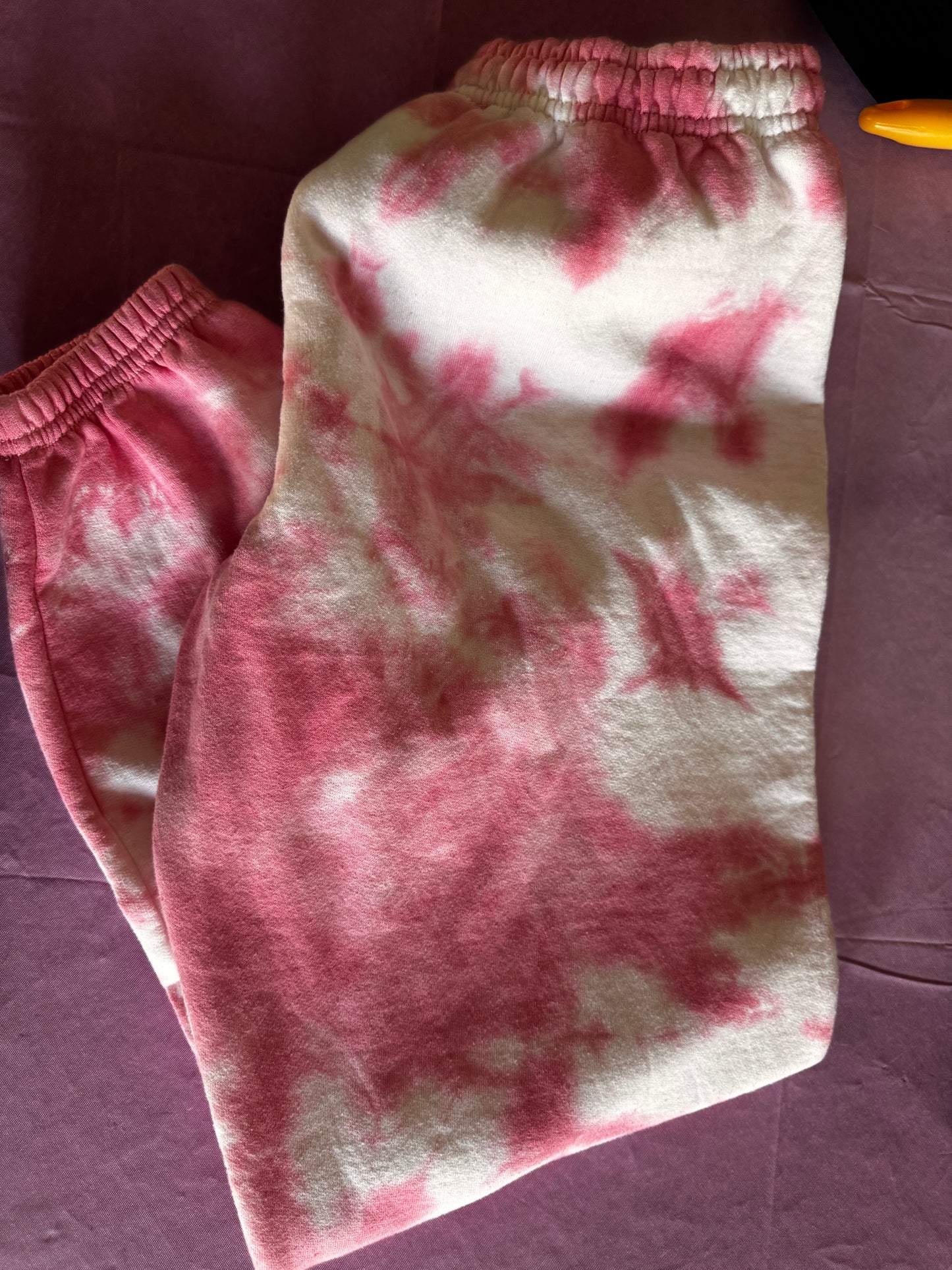 SZ S GILDAN SWEATS