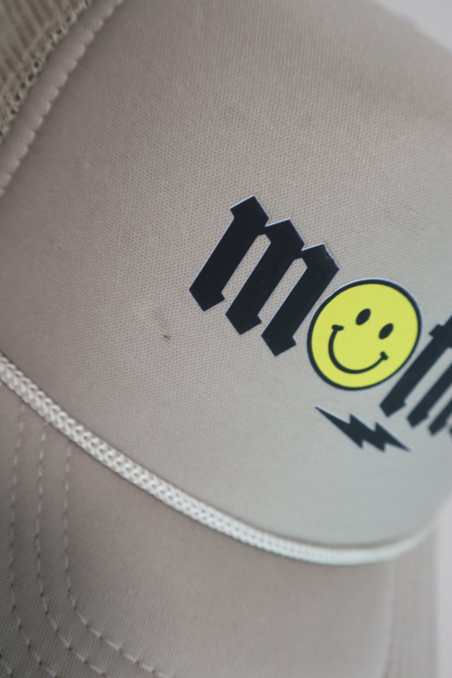 **FLAWED** MOTHER SMILEY TRUCKER