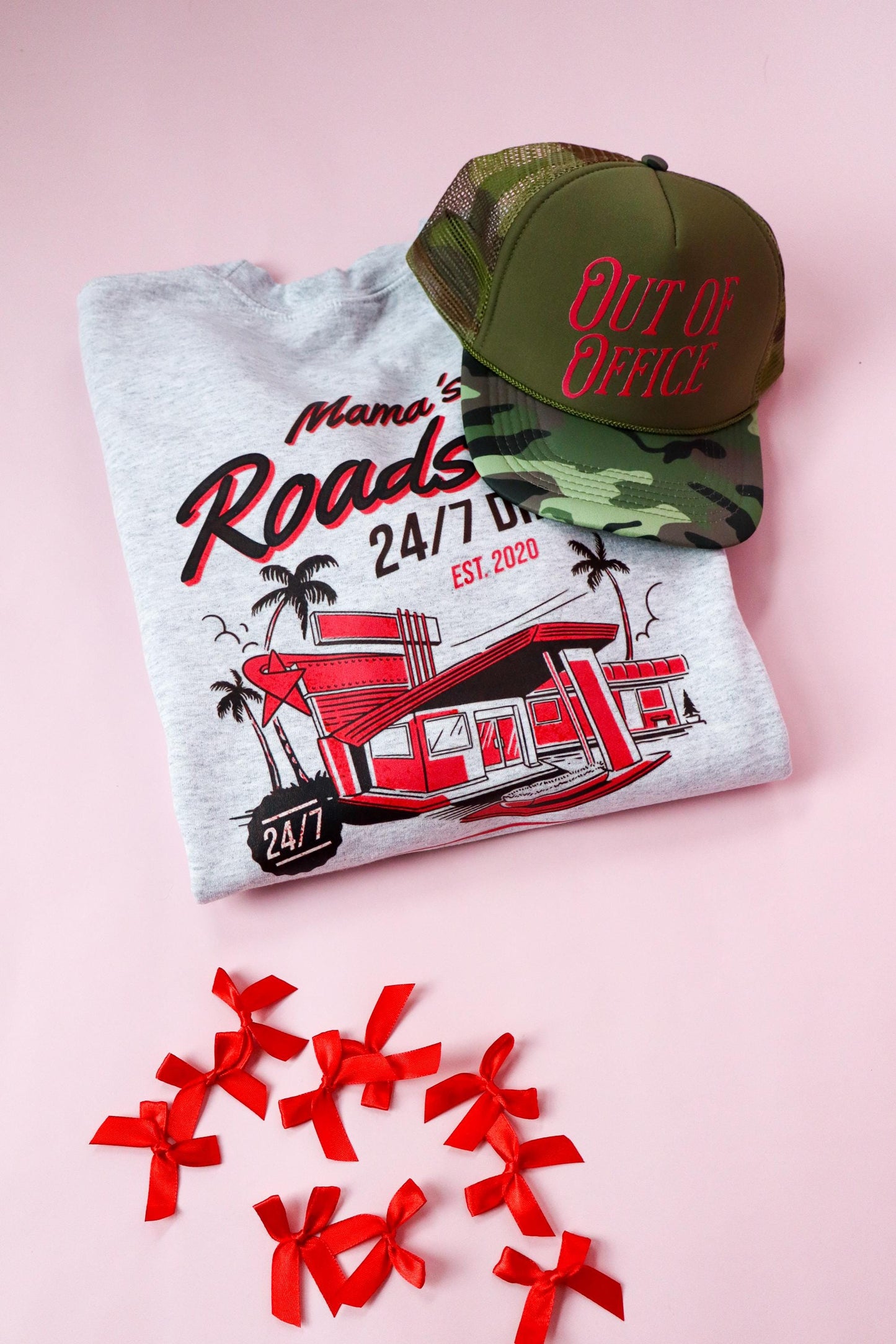 Mama’s Diner Graphic Sweatshirt, Funny Nursing Mom Crewneck, Breastfeeding Gift for Mom, Retro Oversized Mom Sweater Trendy Mom Life Apparel