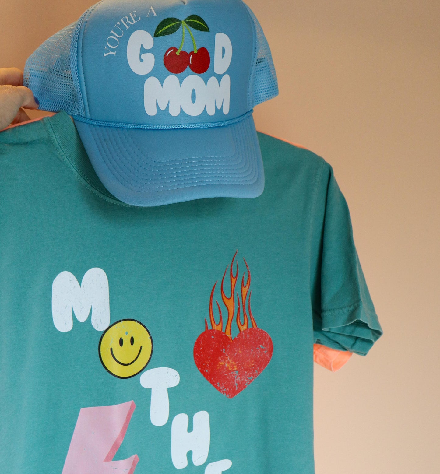 Trendy MOTHER Graphic Tee | Retro Mom Shirt | Comfort Colors Aesthetic Tee |Oversized Graphic Mom T-shirt |Motherhood T Shirt | Cool Mom GIF