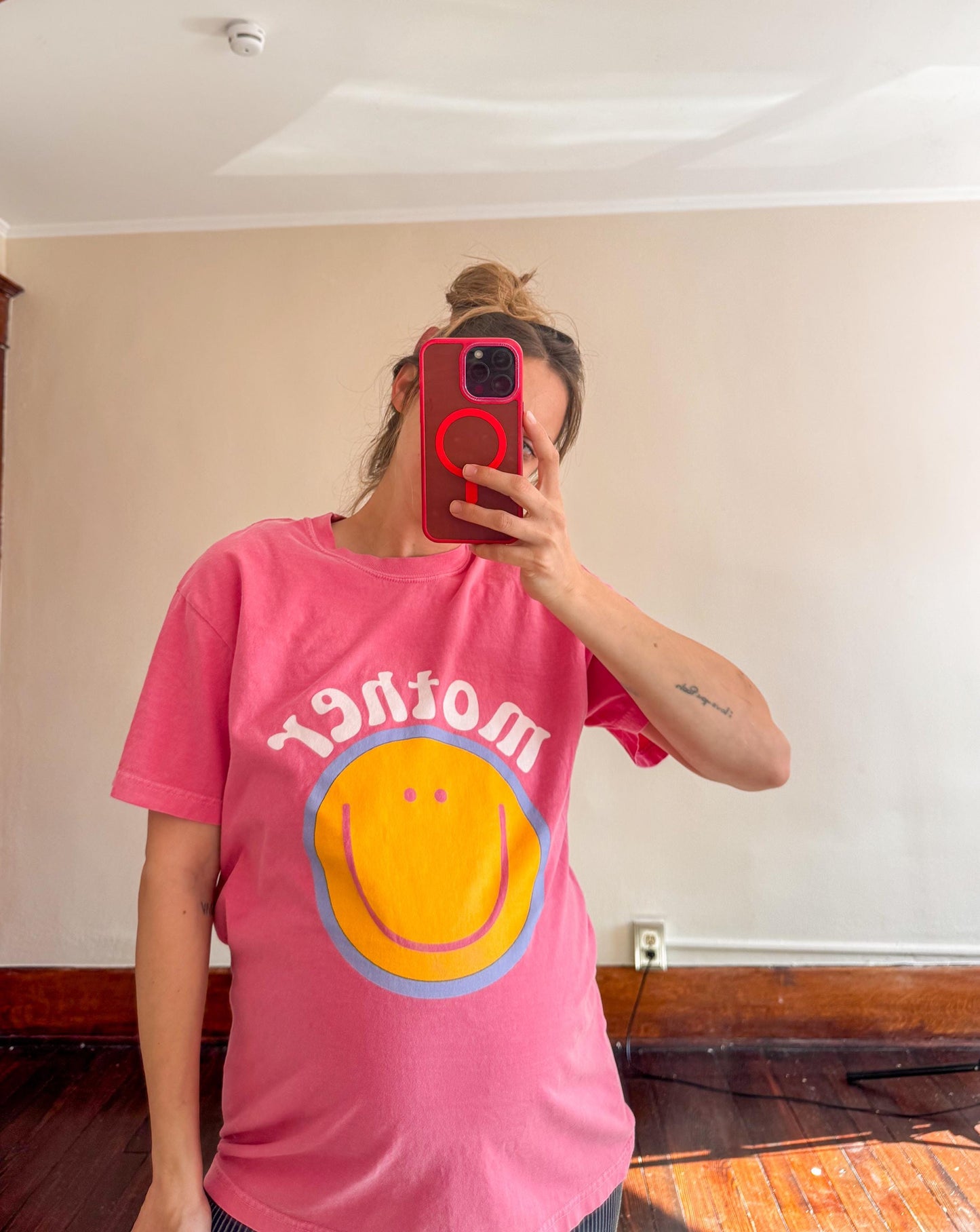 Comfort Colors® Mom Shirt | Retro Mother T-Shirt | Mother's Day Gift for Mom | Groovy Mom Tee | Happy Face Shirt for Moms | Oversized Tee