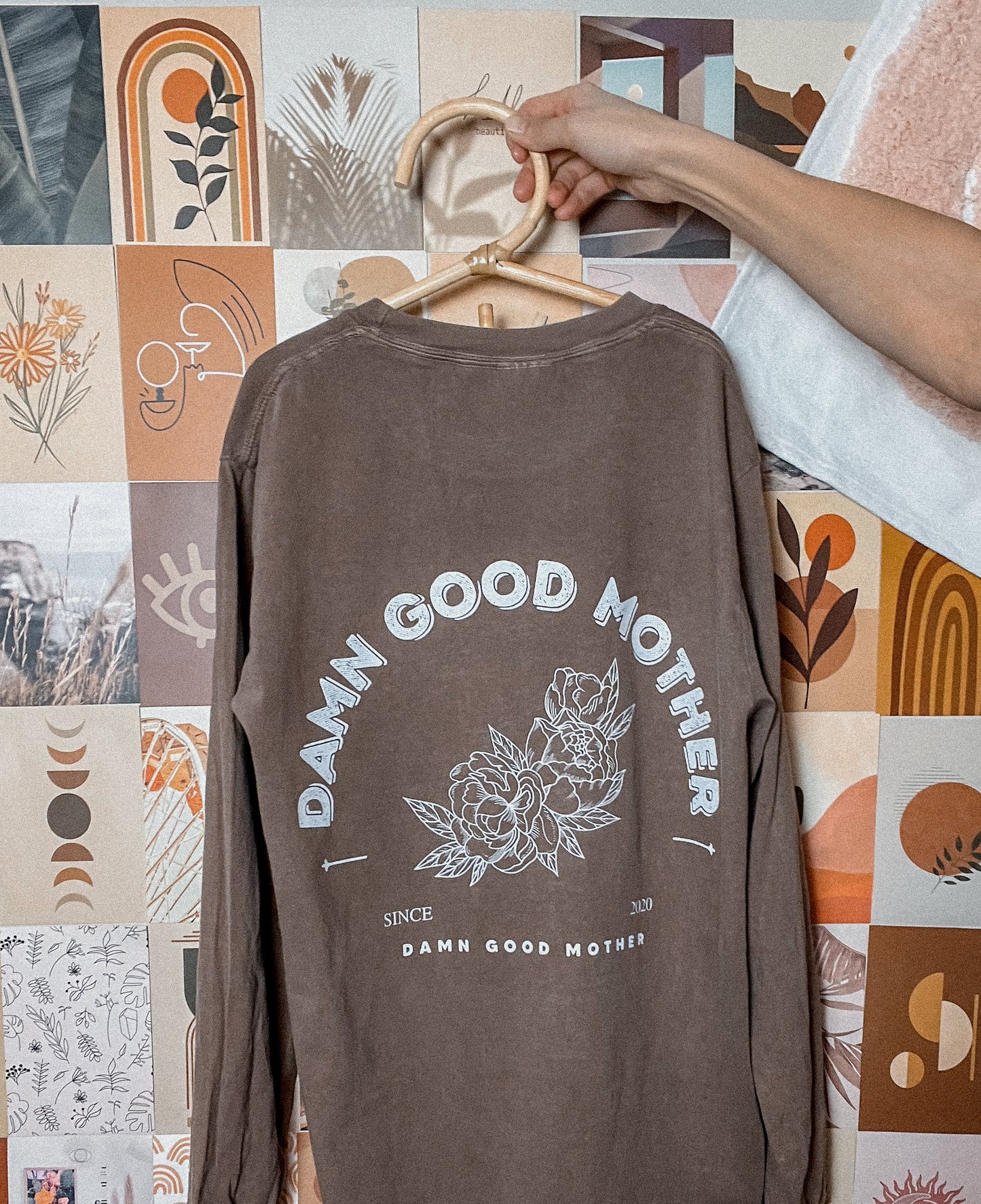 MAMA SWEATSHIRT, Gift for Mom, New Mom Gift, Cool Mom Shirt, Birthday Gift for Mom, Valentineās Day Gift for Her, Trendy Mom Sweatshirt,