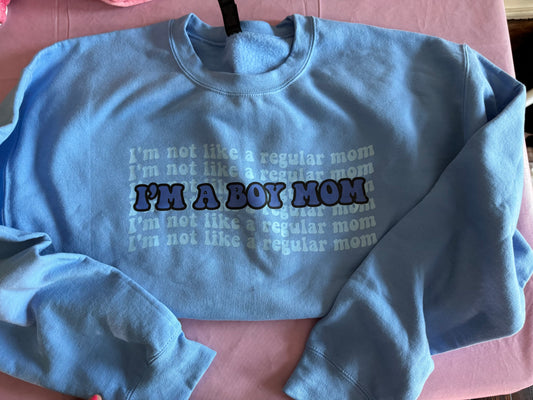 **FLAWED** size L boy mom crew