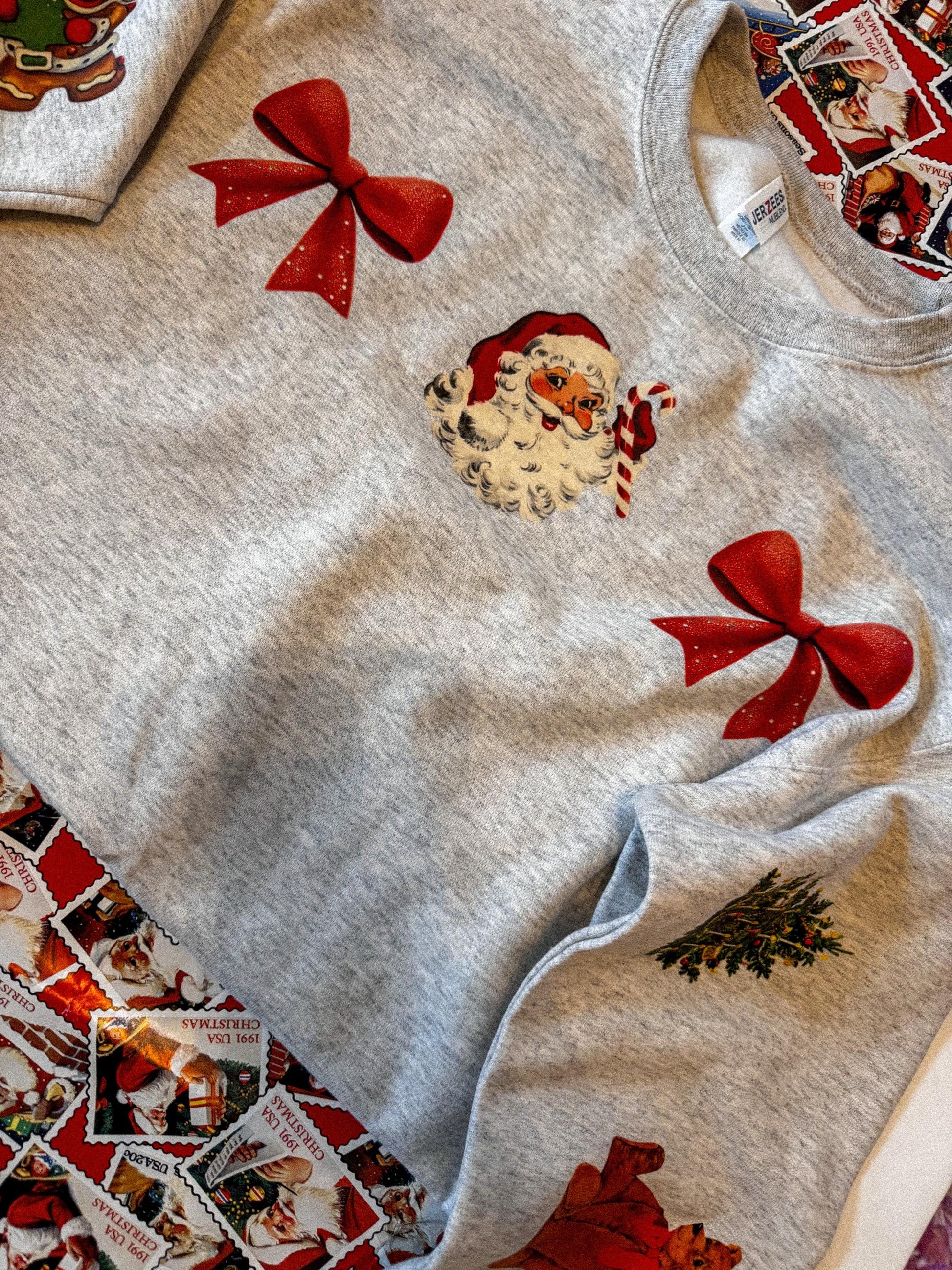 Festive Mama Christmas Crewneck, Merry Mama Sweatshirt, Cozy Christmas Crewneck for Mom, Gift for Moms, Christmas Crewneck for Moms