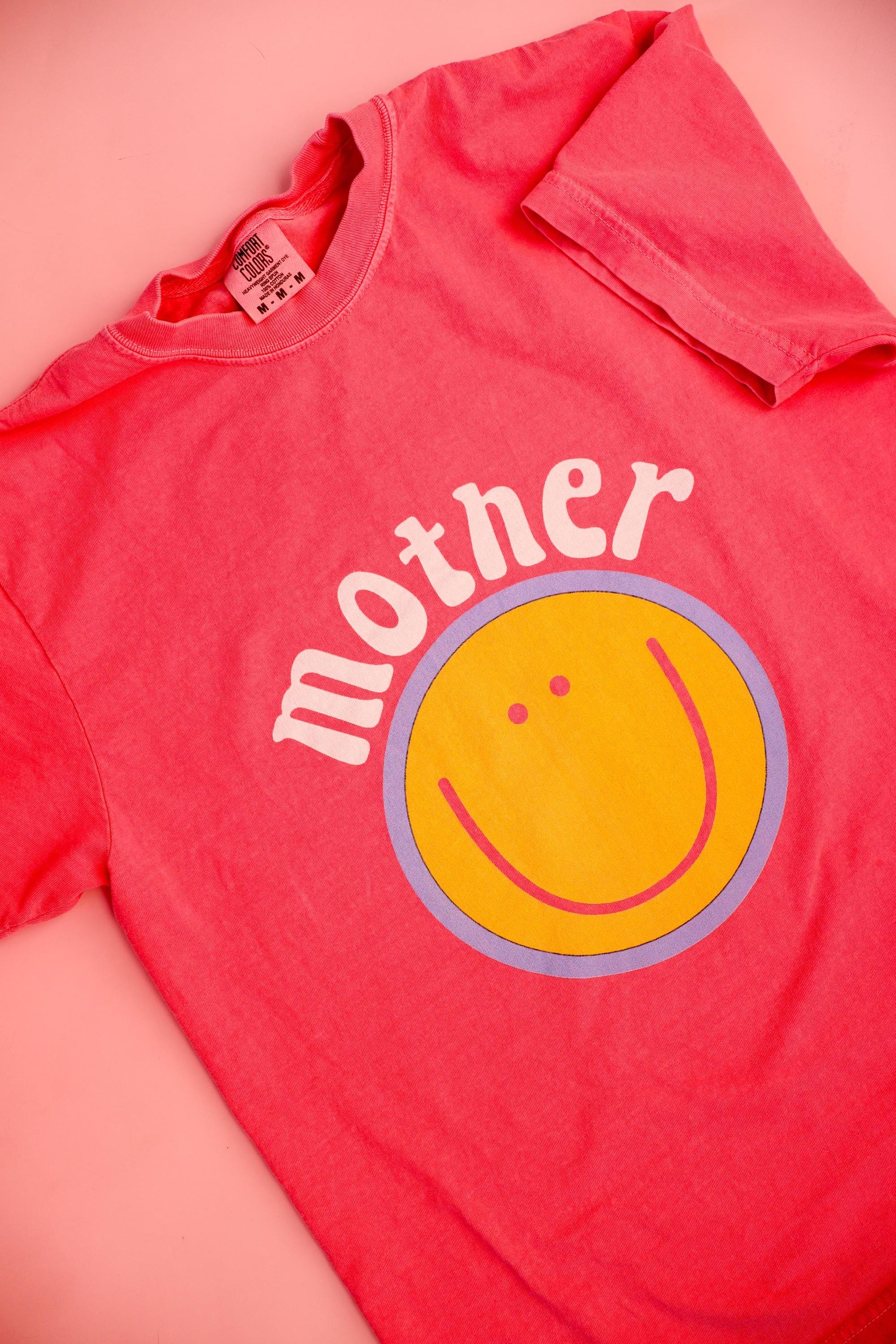 Comfort Colors® Mom Shirt | Retro Mother T-Shirt | Mother's Day Gift for Mom | Groovy Mom Tee | Happy Face Shirt for Moms | Oversized Tee
