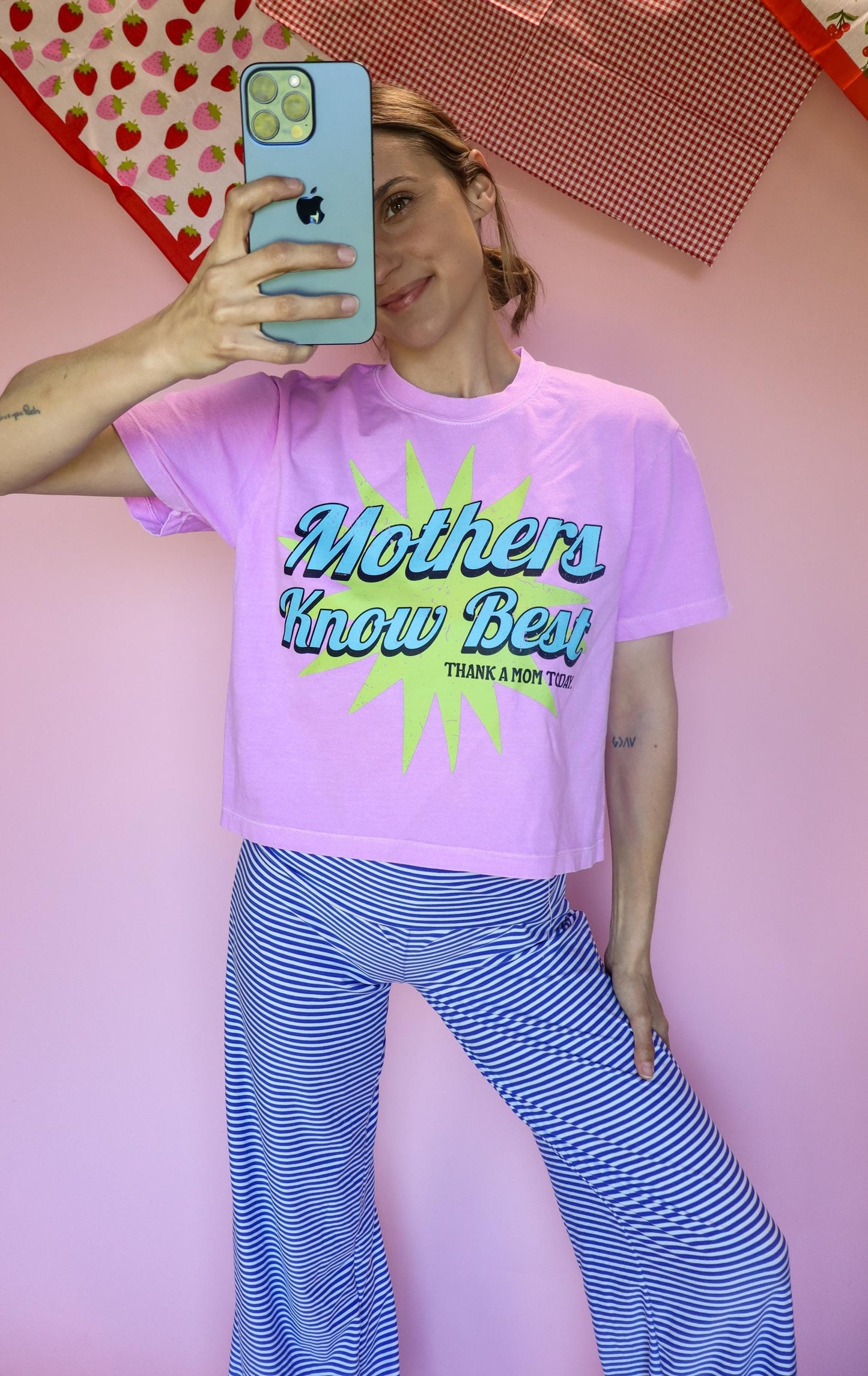 Mothers Know Best Shirt, Funny Mom Tee, Retro Graphic Mom Shirt, Bold Mom Statement Tee, Gift for Moms