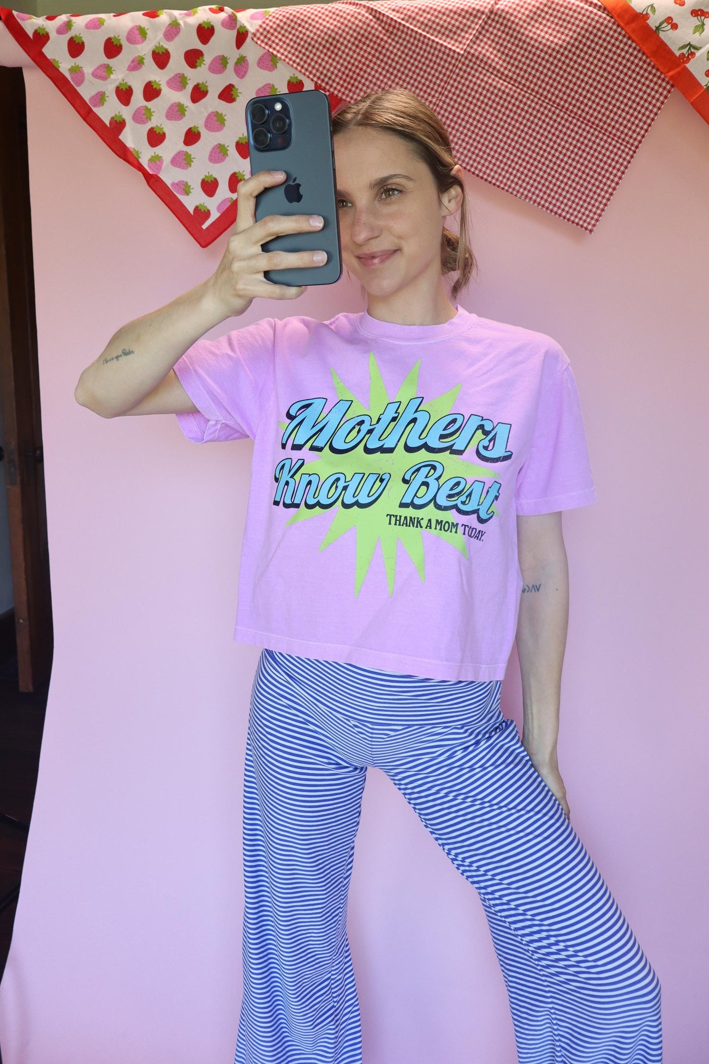 Mothers Know Best Shirt, Funny Mom Tee, Retro Graphic Mom Shirt, Bold Mom Statement Tee, Gift for Moms