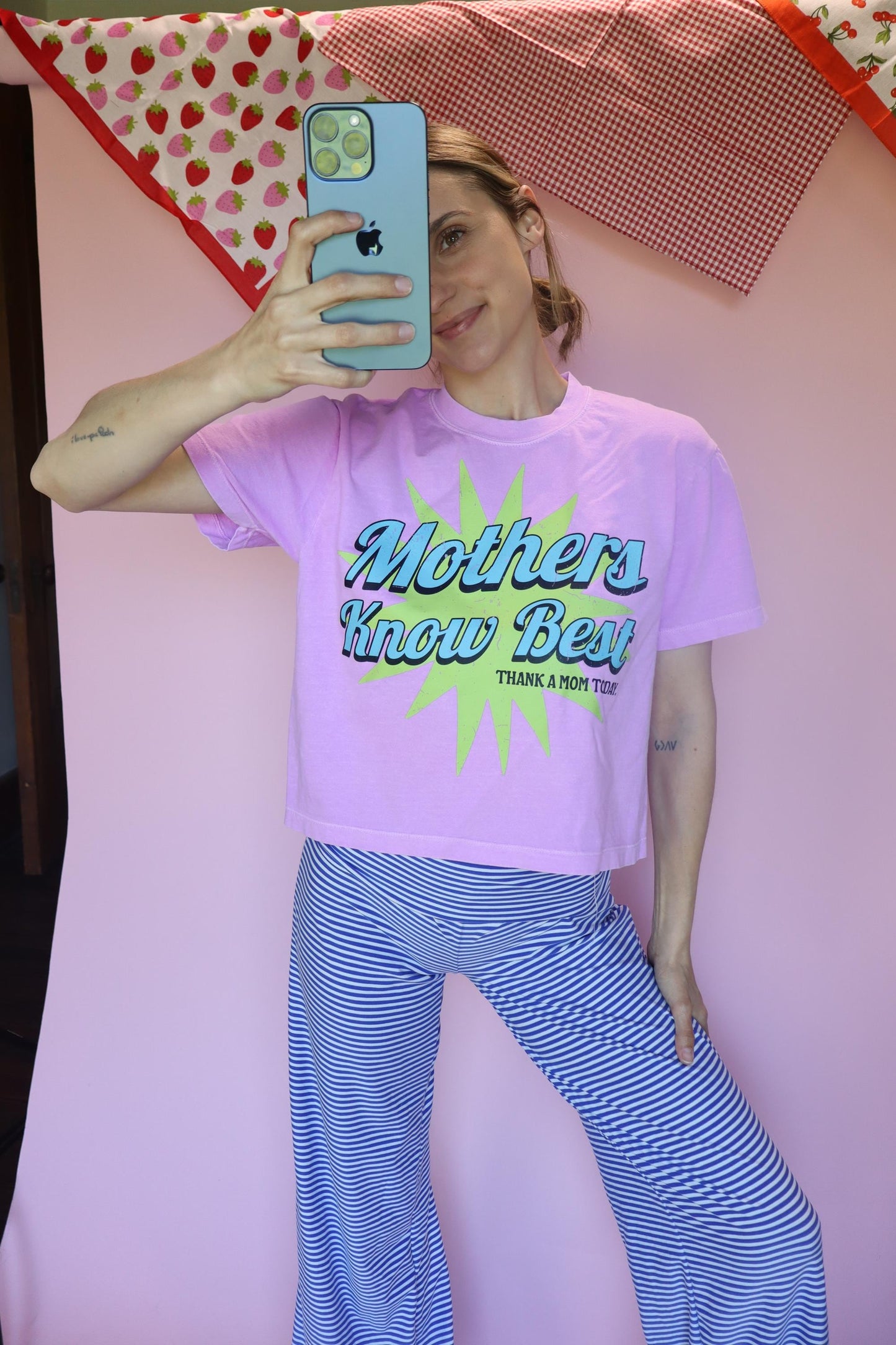 Mothers Know Best Shirt, Funny Mom Tee, Retro Graphic Mom Shirt, Bold Mom Statement Tee, Gift for Moms