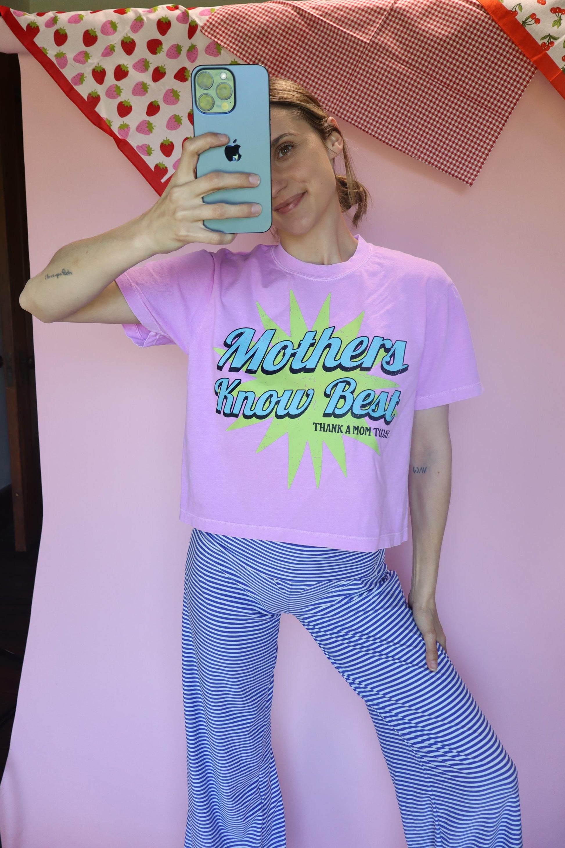 Mothers Know Best Shirt, Funny Mom Tee, Retro Graphic Mom Shirt, Bold Mom Statement Tee, Gift for Moms