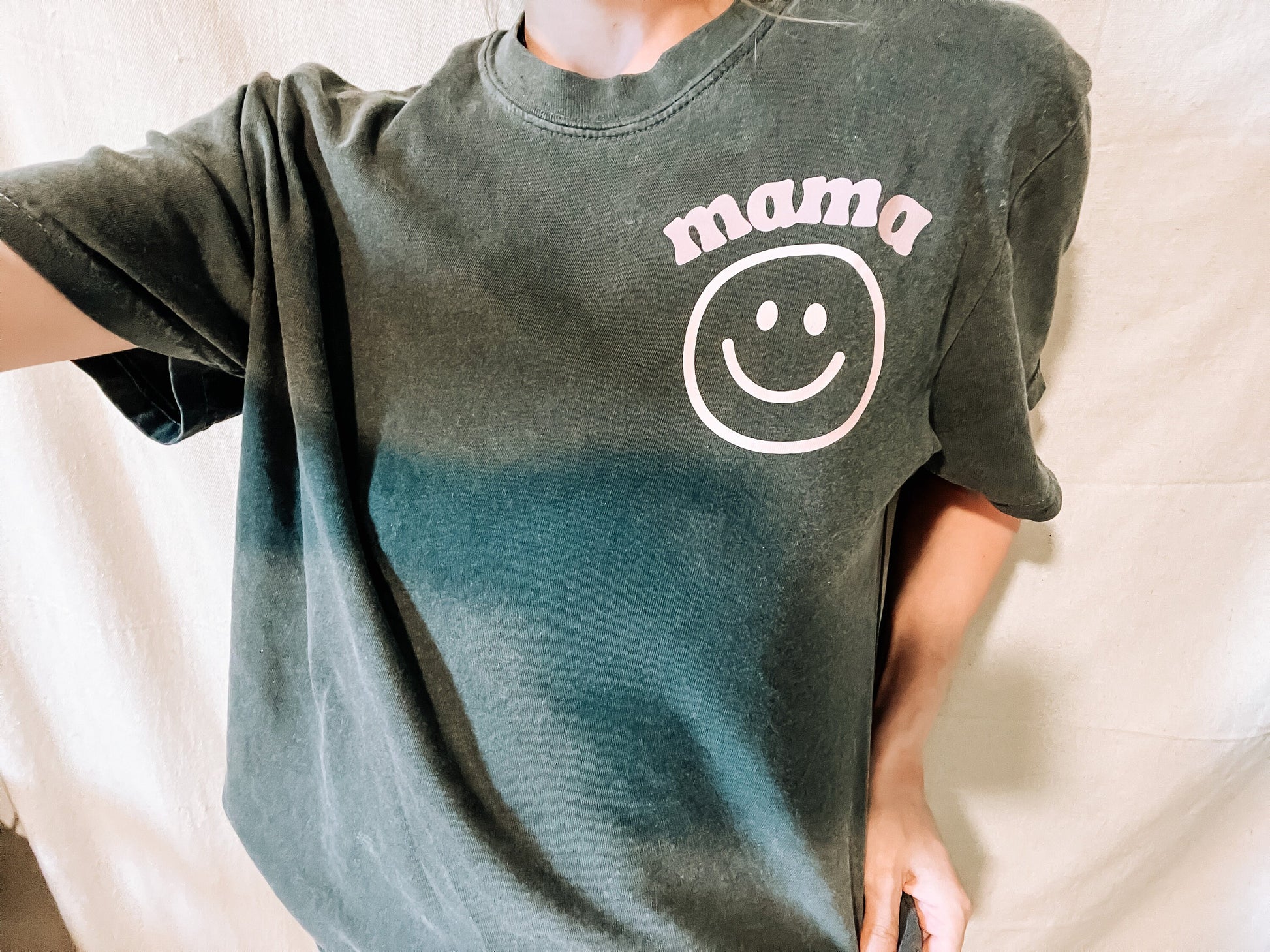 Mama T-Shirt, Retro Mama Sweatshirt, Boho Mama Crewneck, Baby Shower Gift, Gift for Mom, Tie Dye Happy Face Sweatshirt, Mother's Day Gift