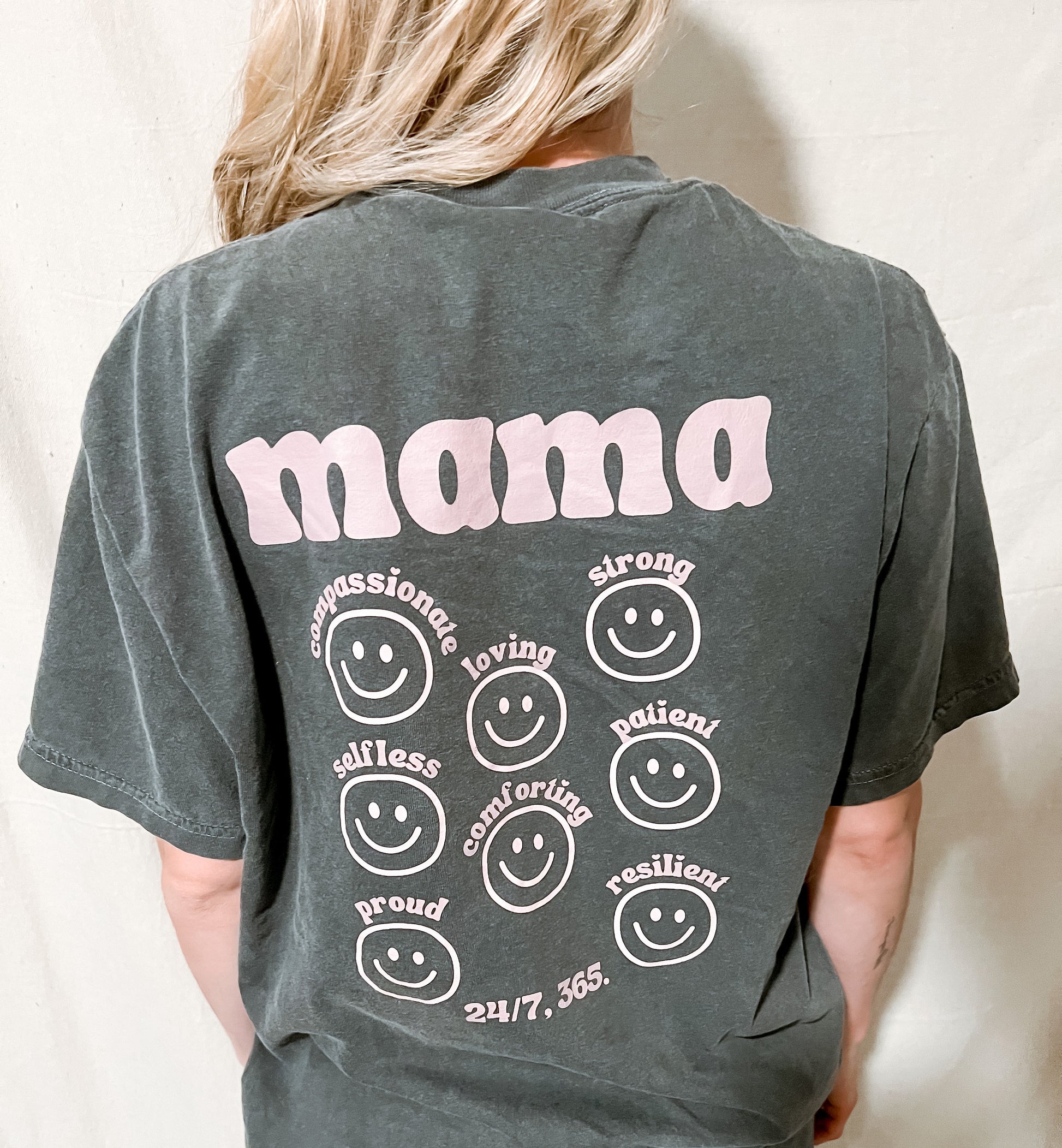 Mama T-Shirt, Retro Mama Sweatshirt, Boho Mama Crewneck, Baby Shower Gift, Gift for Mom, Tie Dye Happy Face Sweatshirt, Mother's Day Gift